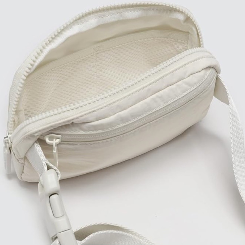 Chic Cream Crossbody Bag/ Fanny Pack - Picture 6 of 6